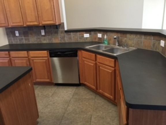 5th image of 2704 Elderberry Ln