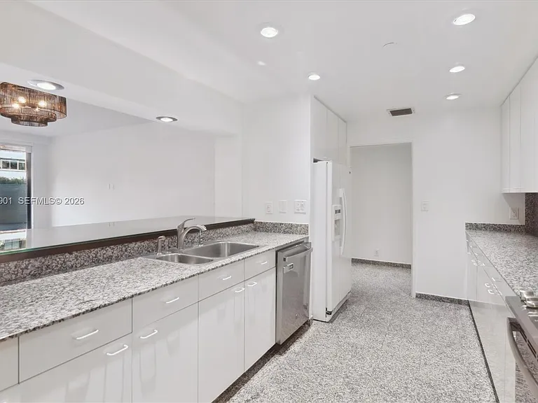 151 Crandon Blvd #120 — Photo 6