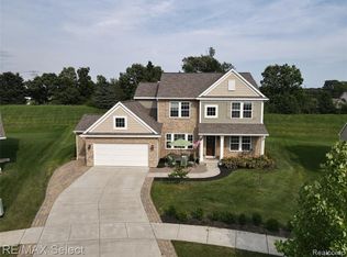 10042 Mulberry Ln, Grand Blanc, MI 48439