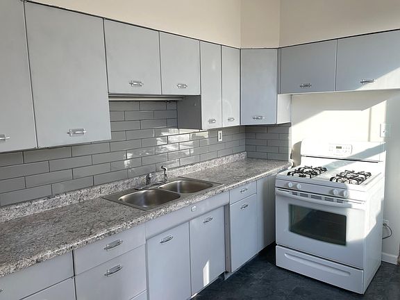 5th image of 8116 S Blackstone Ave #2