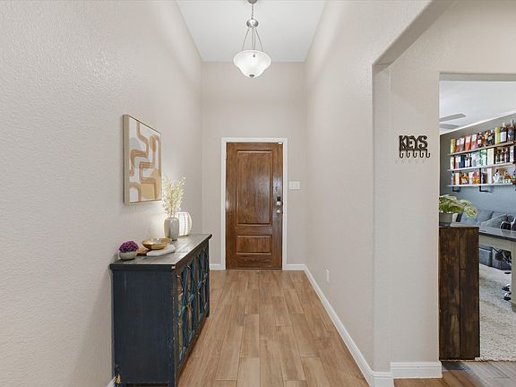3rd image of 2527 Candle Ln