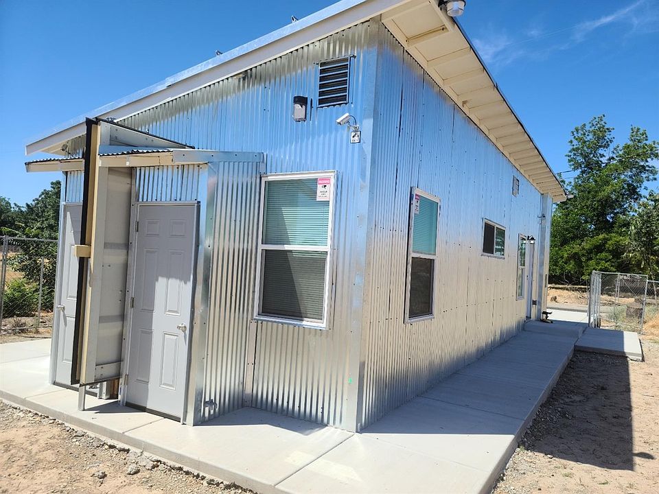2nd image of 6137 Park