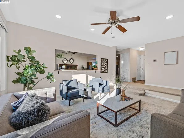 4898 Regents Park Ln, Fremont, CA 94538