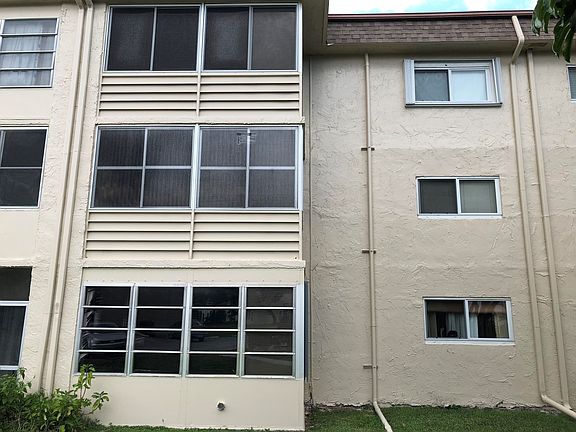 3rd image of 715 Lori Dr APT 215