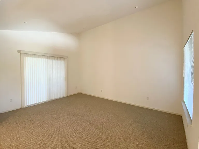 Parkwood Court Apartments — Photo 8
