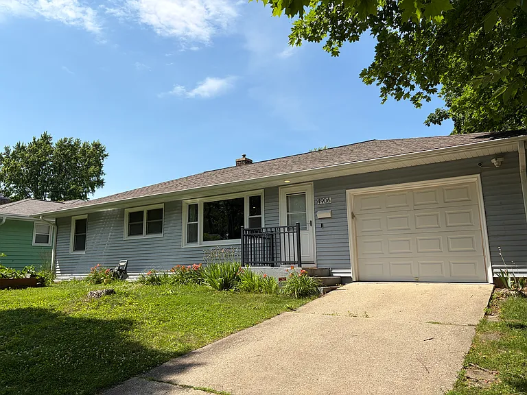 4906 Phillip Ln — Photo 1