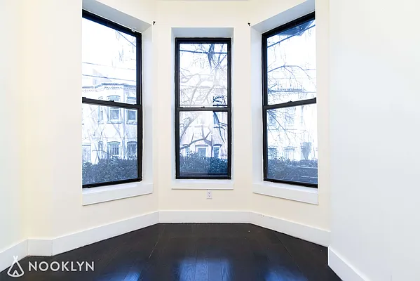 Rented by Nooklyn NYC LLC | media 19