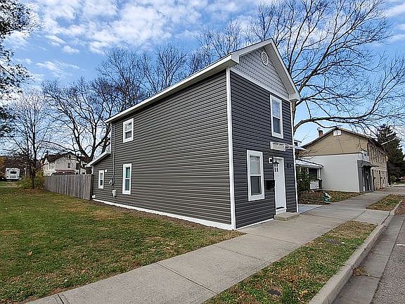 3rd image of 117 N 1st St