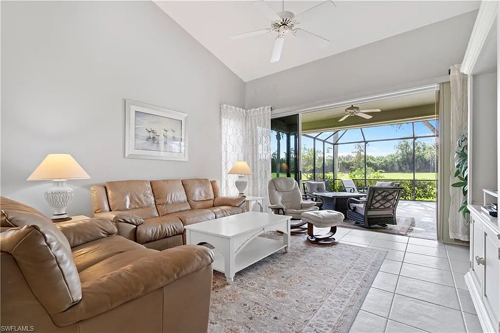 3 bed, 2.0 bath, 1642 sqft, $8,000 — Photo 2