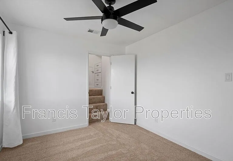 1080 Circle Dr — Photo 18