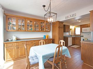 1742 Flamingo Dr, Eagan, MN 55122