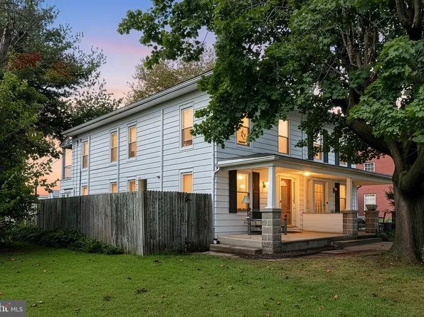 26 S 4th St, Mount Wolf, PA 17347