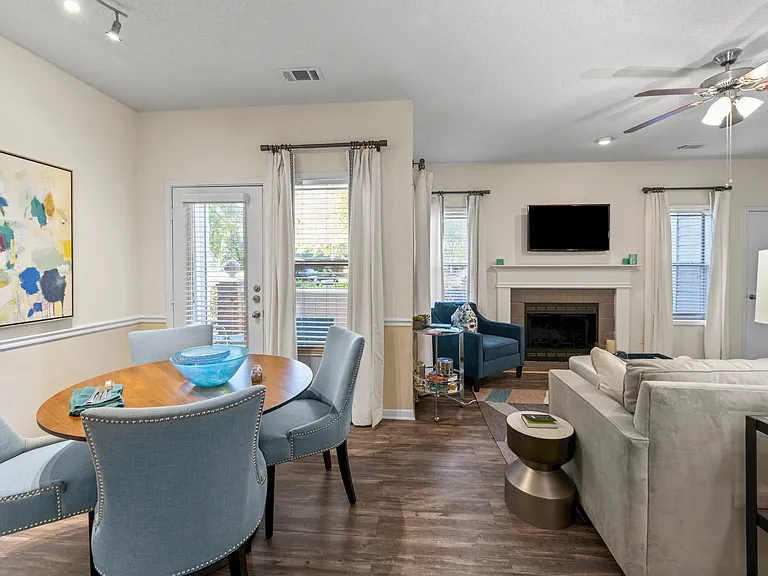 Cambridge Park Apartments — Photo 83
