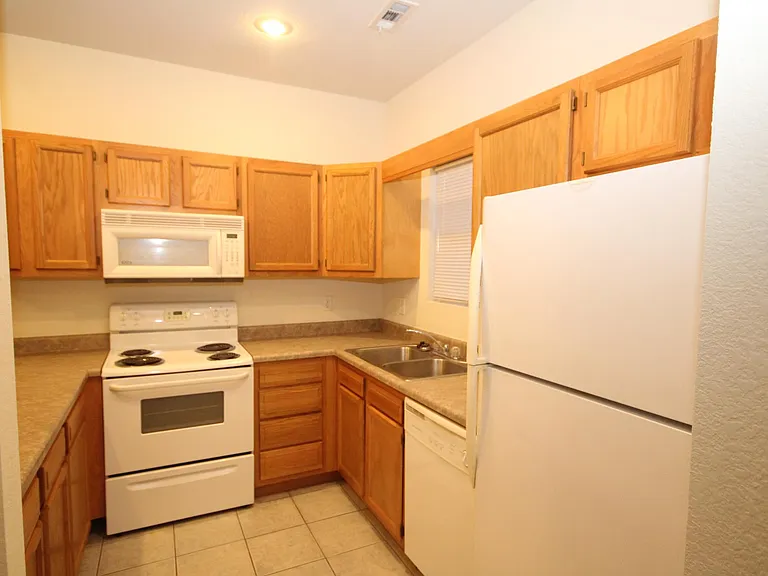 1515 Hutton Way #B1 — Photo 1