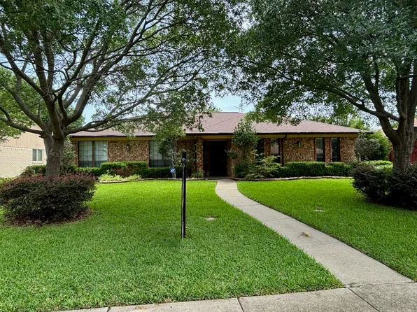1502 Meadow Glen St, Richardson, TX 75081