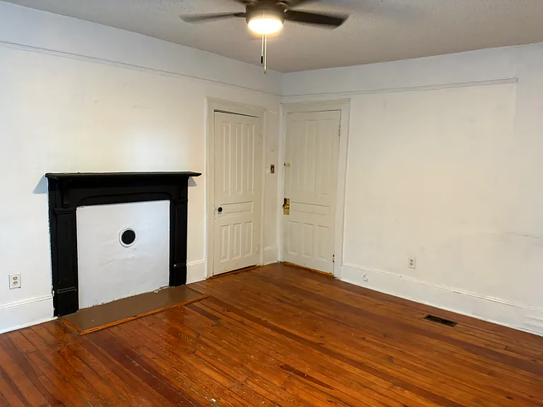 415 W 4th St — Photo 38