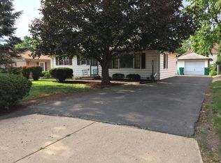 1719 W Acres Rd, Joliet, IL 60435