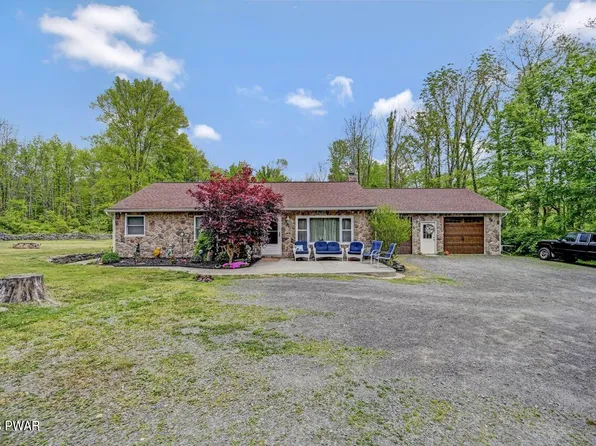 1185 Avoy Rd, Hawley, PA 18438