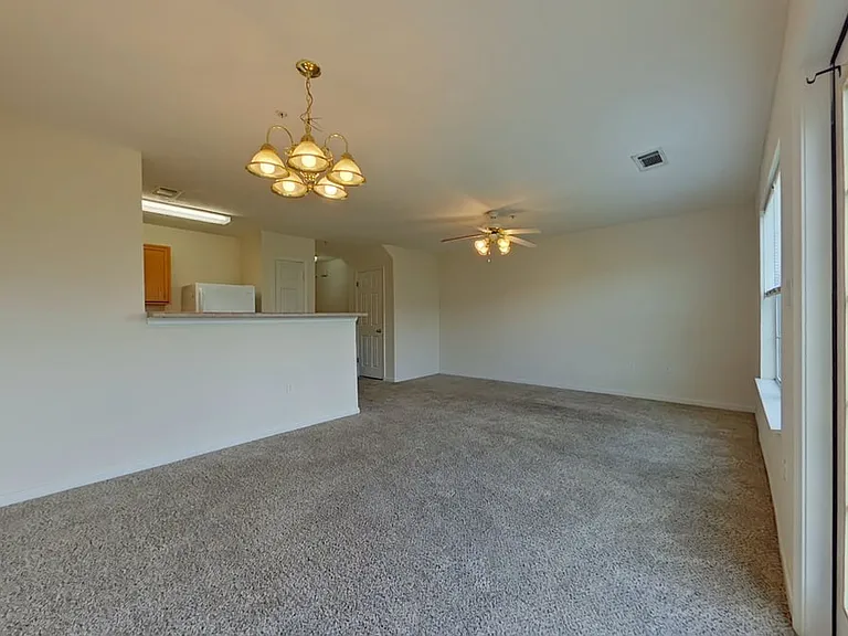 304 Crooked Pine Trl — Photo 7