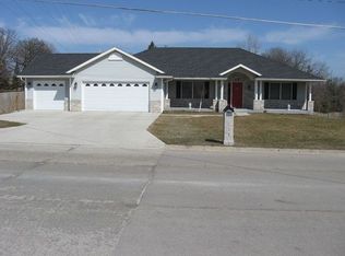255 W East Ave, Nevada, IA 50201