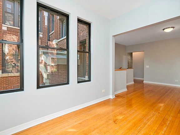3rd image of 7642 N Greenview Ave #1N