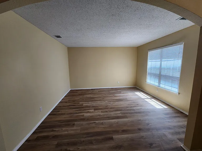 1507 Timber Ridge Dr — Photo 14