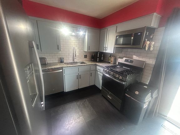 3rd image of 4581 Sarafield Ave NE
