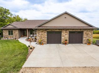 W10992 Petra Rd, Portage, WI 53901