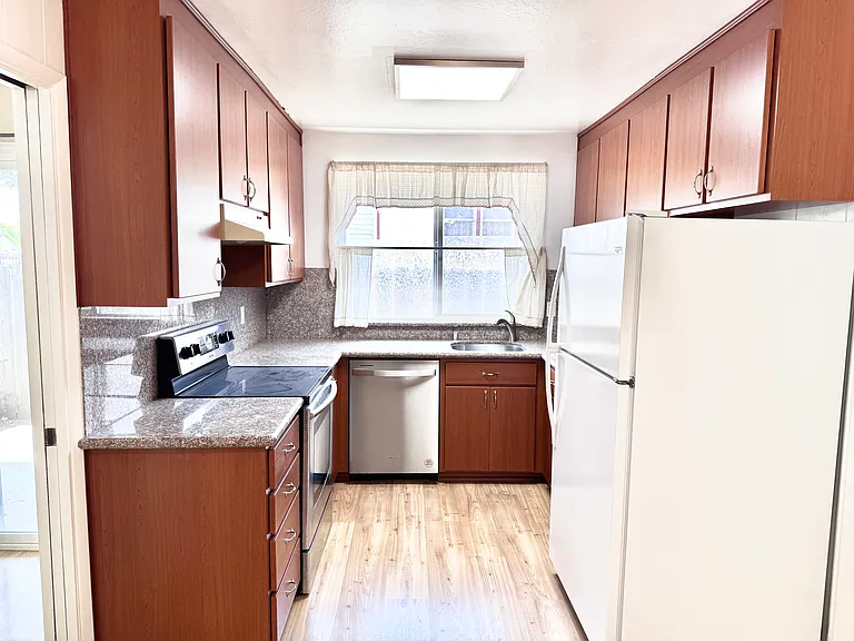 281 Roble Ave #281 — Photo 6