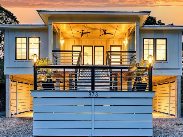 873 W Pine Ave, Eastpoint, FL 32328