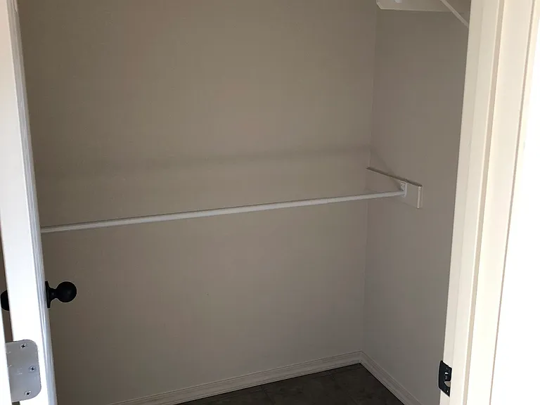 214 Ashley Dr — Photo 11