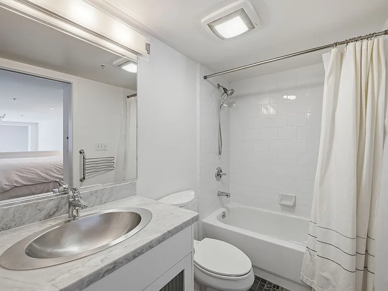 520 6th St #9 — Photo 20