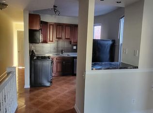 5418 Pine St #2, Philadelphia, PA 19143