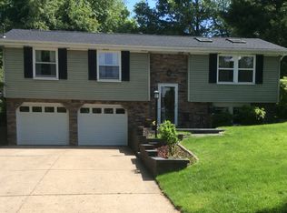 408 Cottonwood Dr, Oakdale, PA 15071