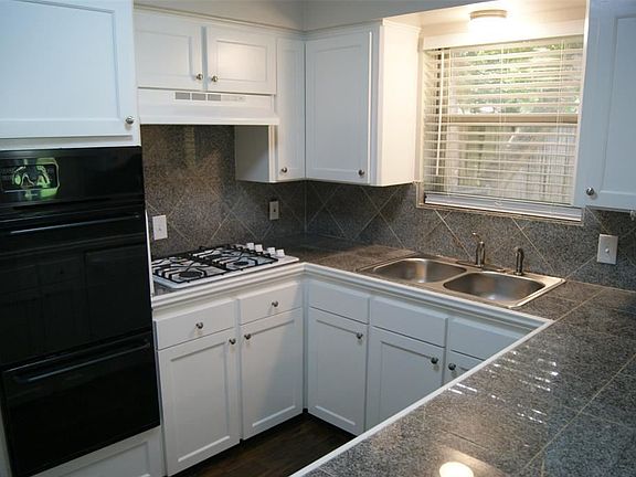 3rd image of 5711 Southminster Dr