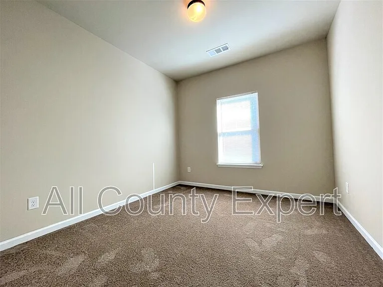 599 Oakside Pl — Photo 16