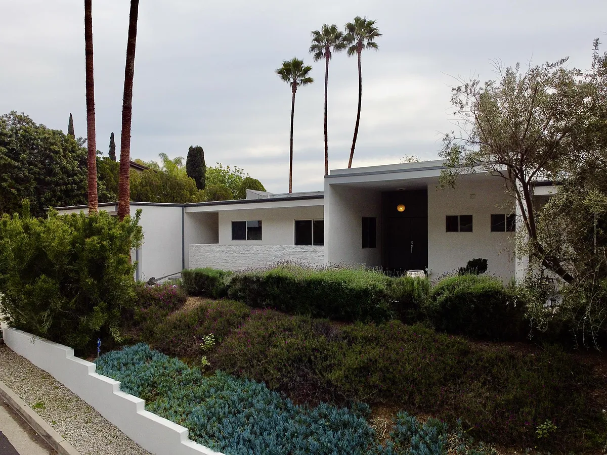 Building Photo - 2657 Zorada Dr