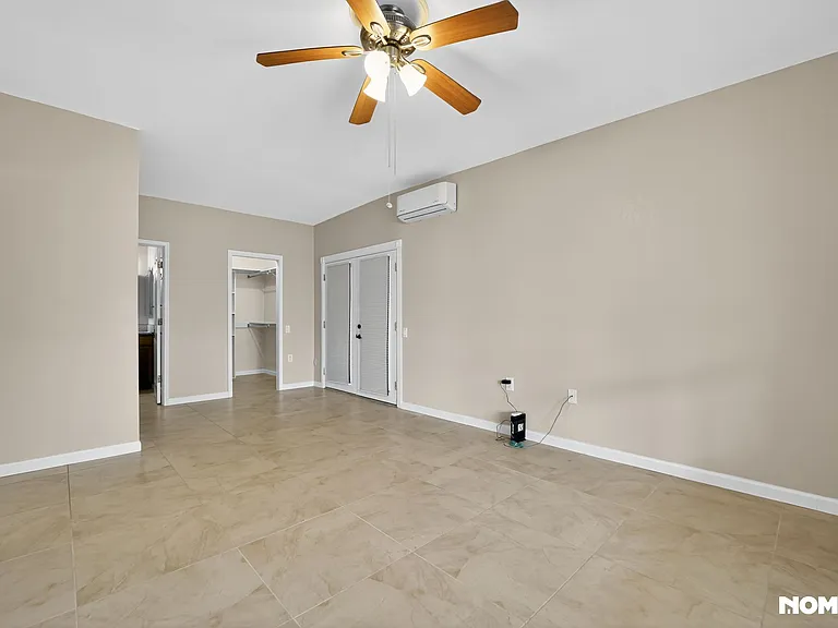 768 W Calle Del Ensalmo — Photo 5