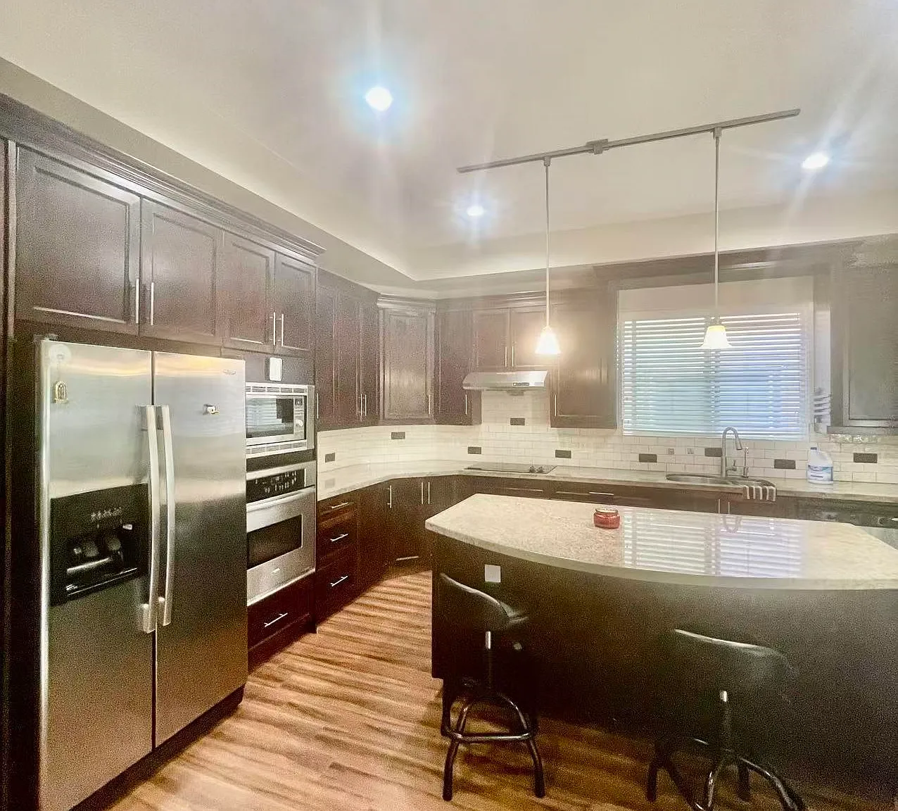 4 bed, 2710 sqft, $4,600 — Photo 2