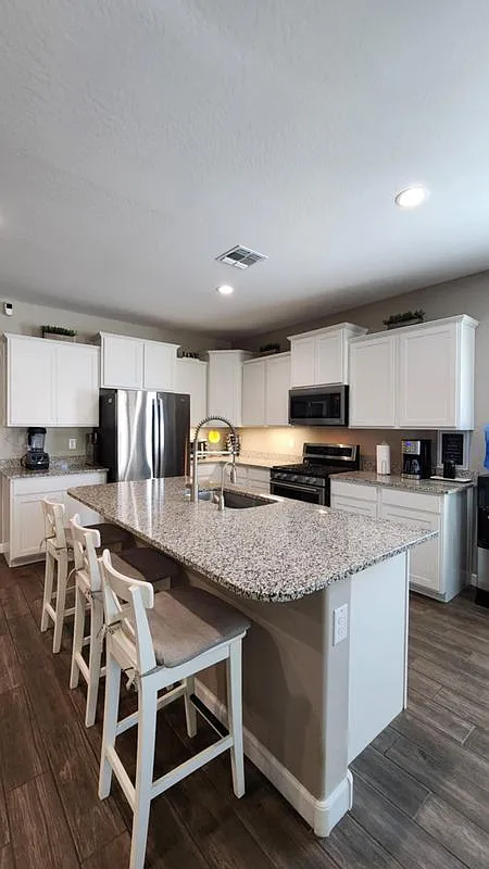 3 bed, 2.0 bath, 1593 sqft, $1,800 — Photo 4