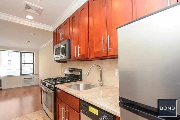 Rented by Bond New York | media 26