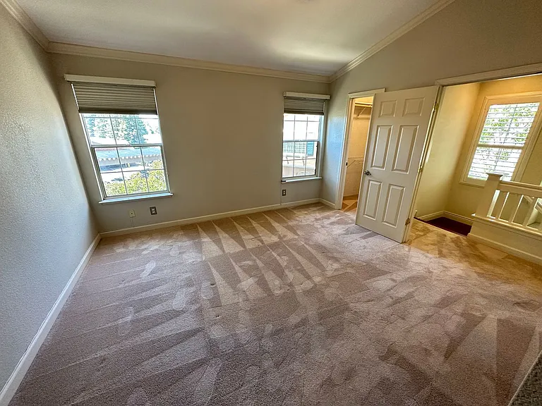 6001 Condor St — Photo 10