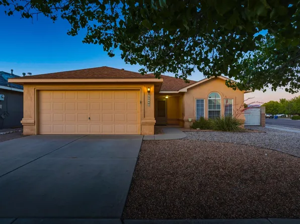 10230 Country Meadows Dr NW, Albuquerque, NM 87114