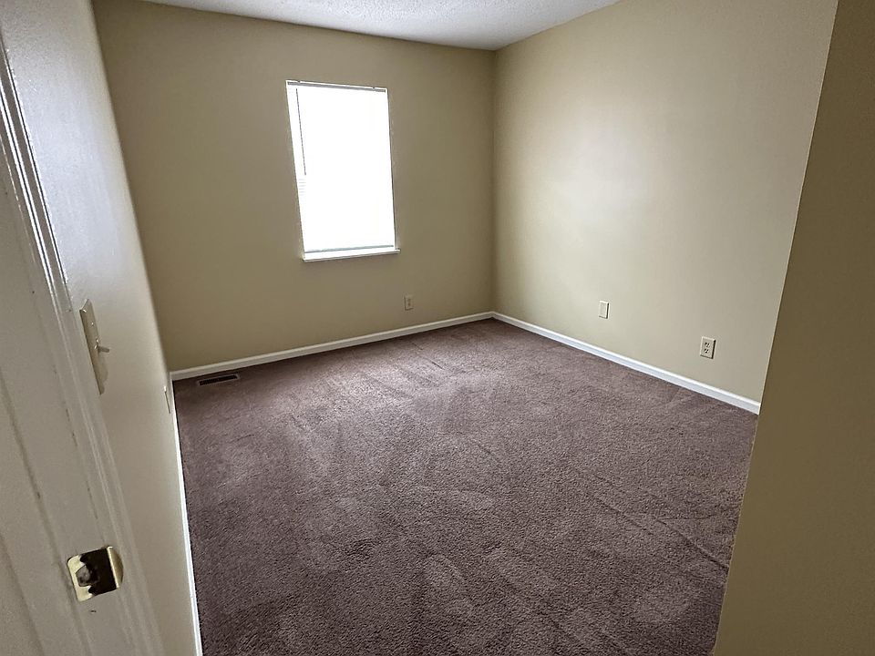 1st image of 107 Knollwood Dr #A-3