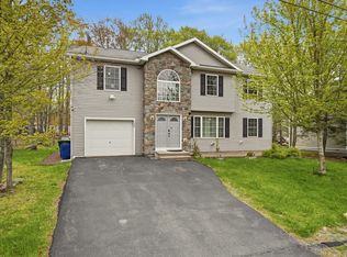 6000 Boardwalk Dr, Tobyhanna, PA 18466