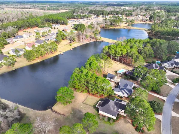 100 Sweetbriar Lakes Dr, Thomasville, GA 31757