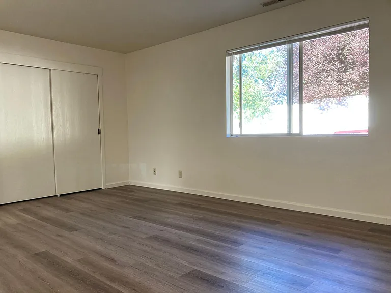 16486 Main St #B — Photo 14