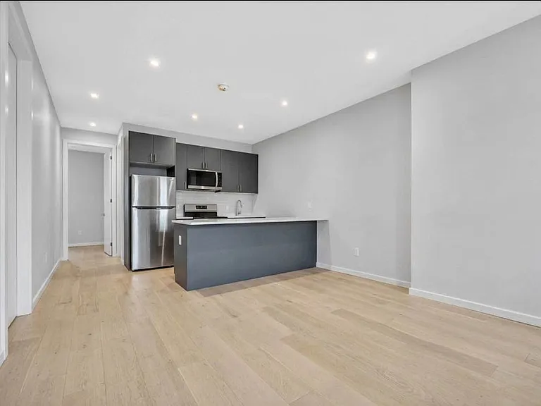 187 Washington Ave #2 — Photo 3