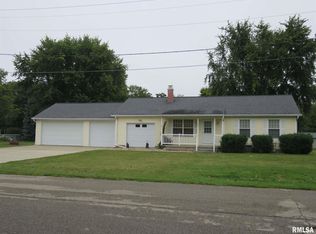 407 7th Ave S, Albany, IL 61230