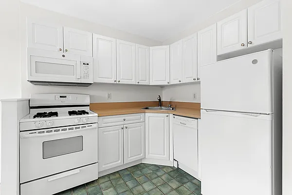 Rented by Compass | media 11